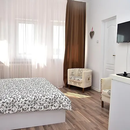 One Love Central Studio Iii Apartment