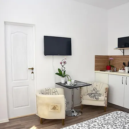 Apartment One Love Central Studio Iii